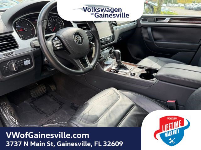 Used 2014 Volkswagen Touareg Executive AWD/4WD image 19