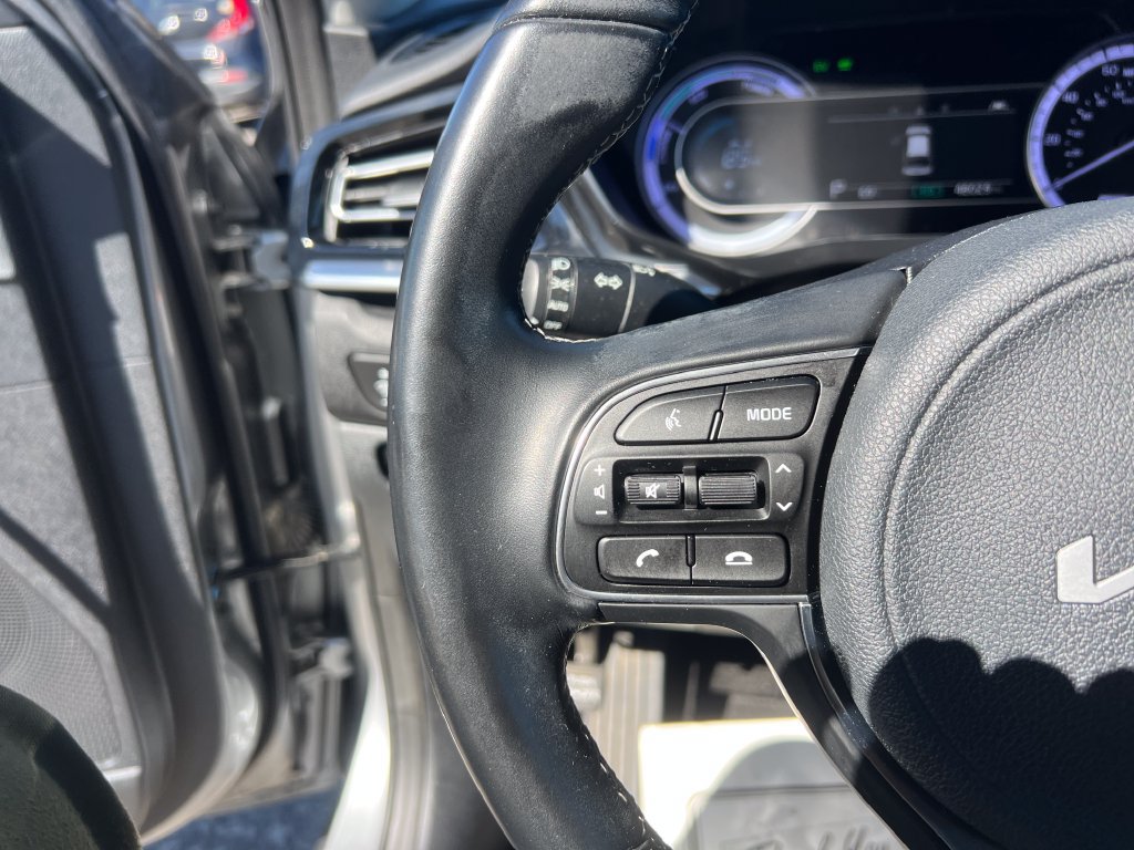 Certified 2022 Kia Niro LXS FWD image 12