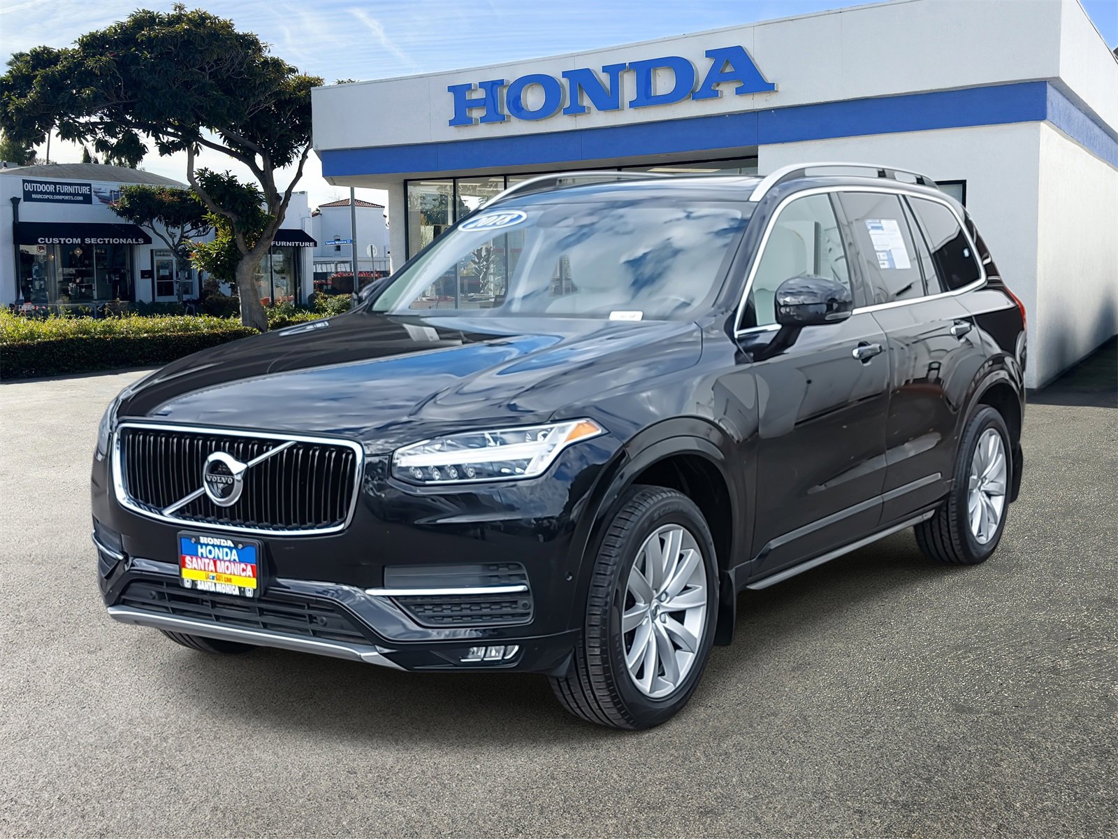 Used 2018 Volvo XC90 T5 Momentum w/ Convenience Package