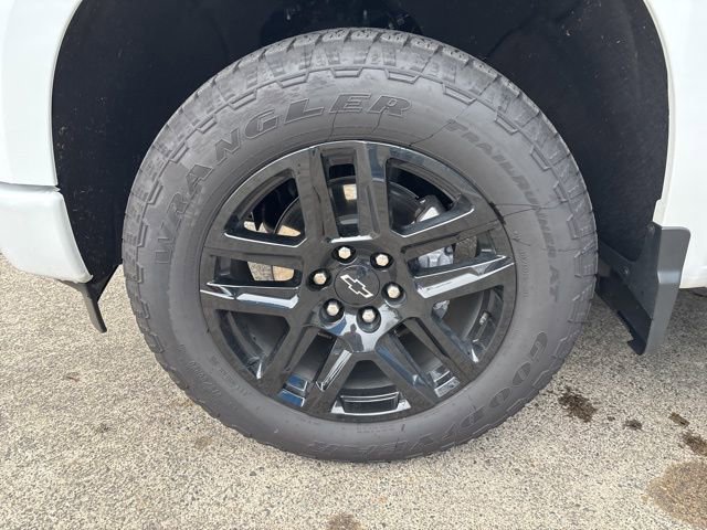 New 2025 Chevrolet Silverado 1500 Custom w/ Turbomax Blackout Package AWD/4WD image 12