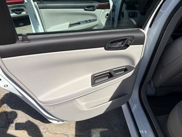 Used 2013 Chevrolet Impala LTZ FWD image 16