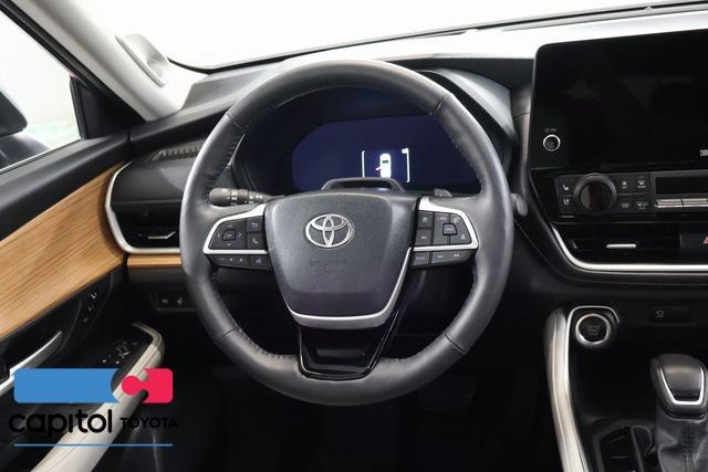 Certified 2024 Toyota Grand Highlander AWD image 16