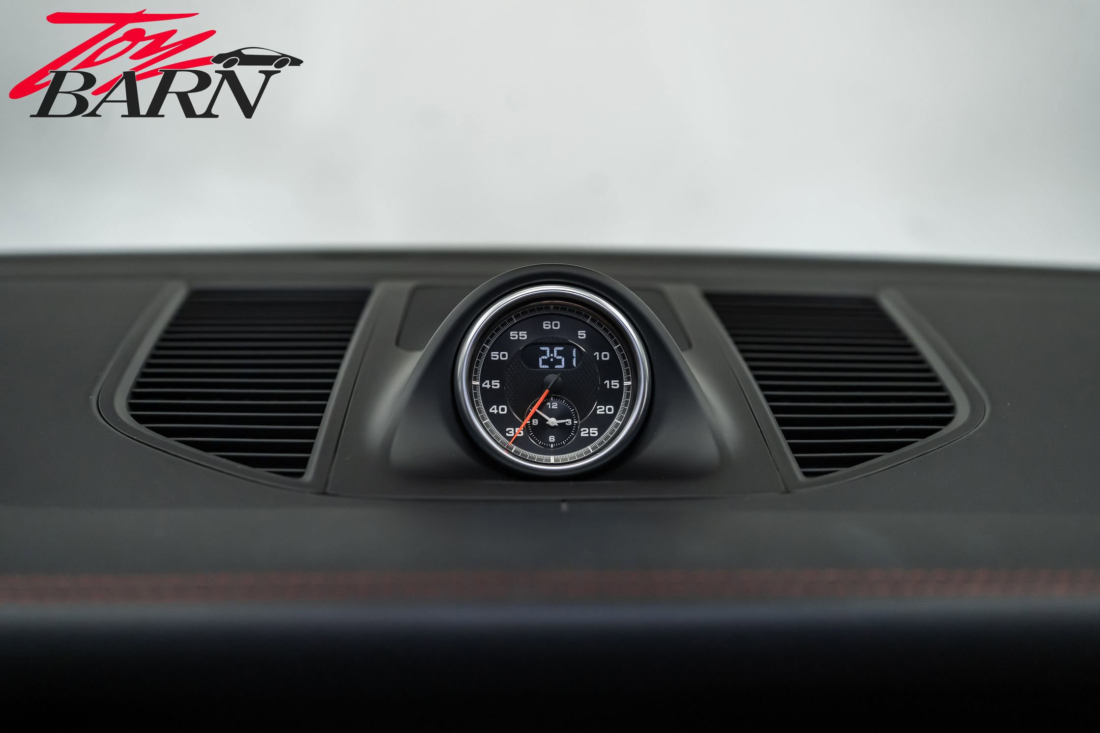 Used 2020 Porsche Macan Turbo image 40