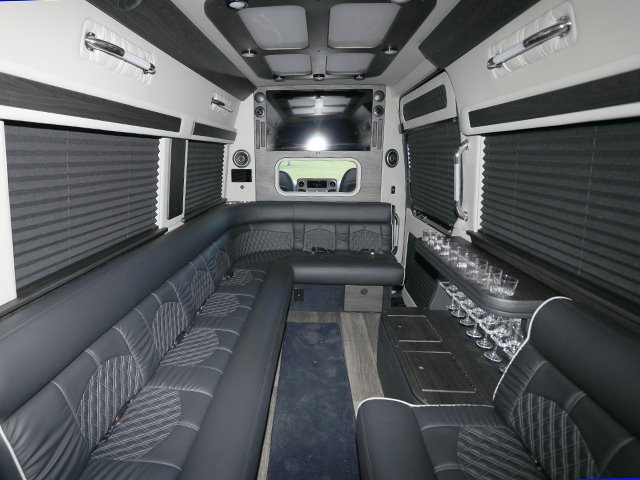 Used 2023 Mercedes-Benz Sprinter 3500 image 34