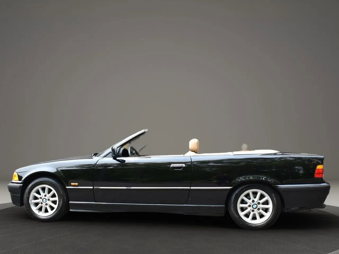 Used 1999 BMW 328i Convertible image 23