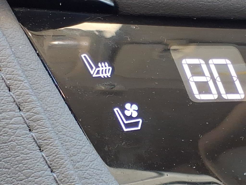 Used 2019 Cadillac XT5 Premium Luxury w/ Driver Assist Package image 12