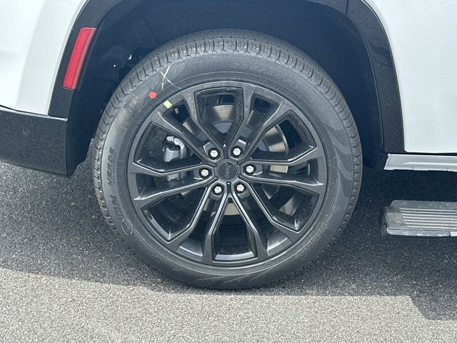 New 2026 Jeep Grand Wagoneer Summit image 17