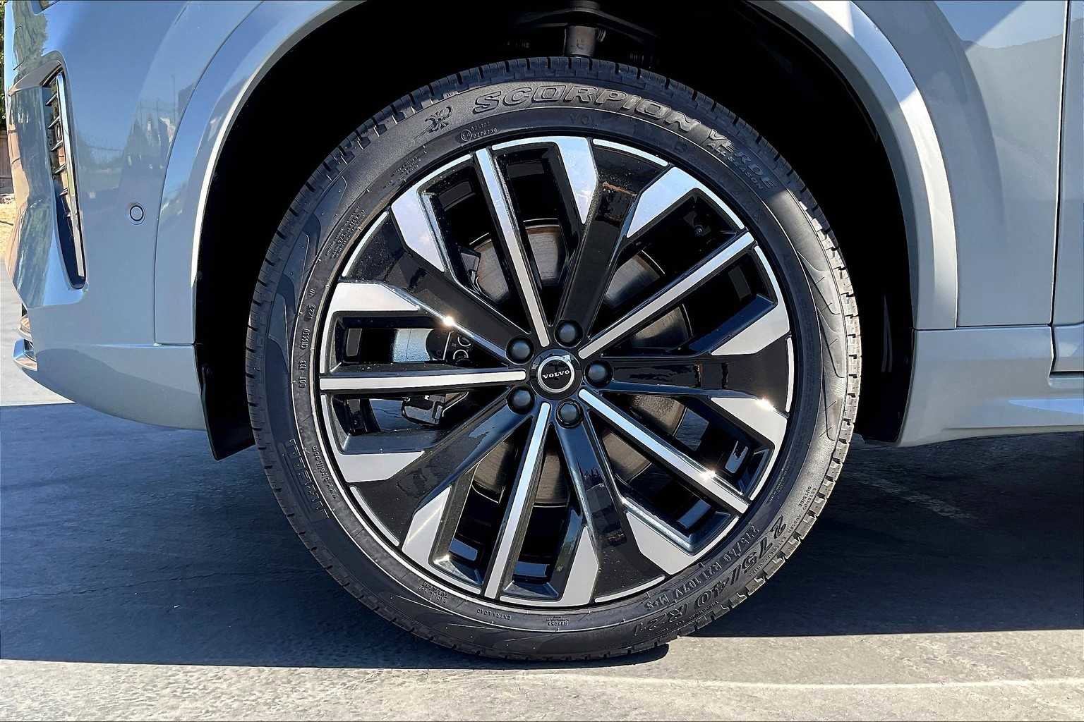 New 2026 Volvo XC90 T8 Plus image 14