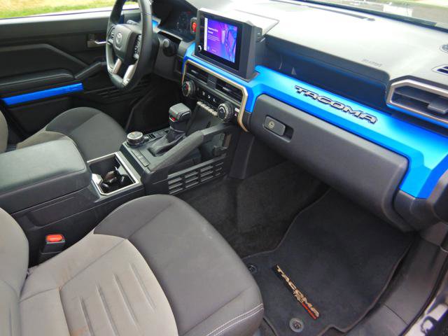 Used 2025 Toyota Tacoma TRD Off-Road image 16