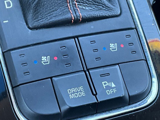 Used 2016 Kia Sedona SX FWD image 26