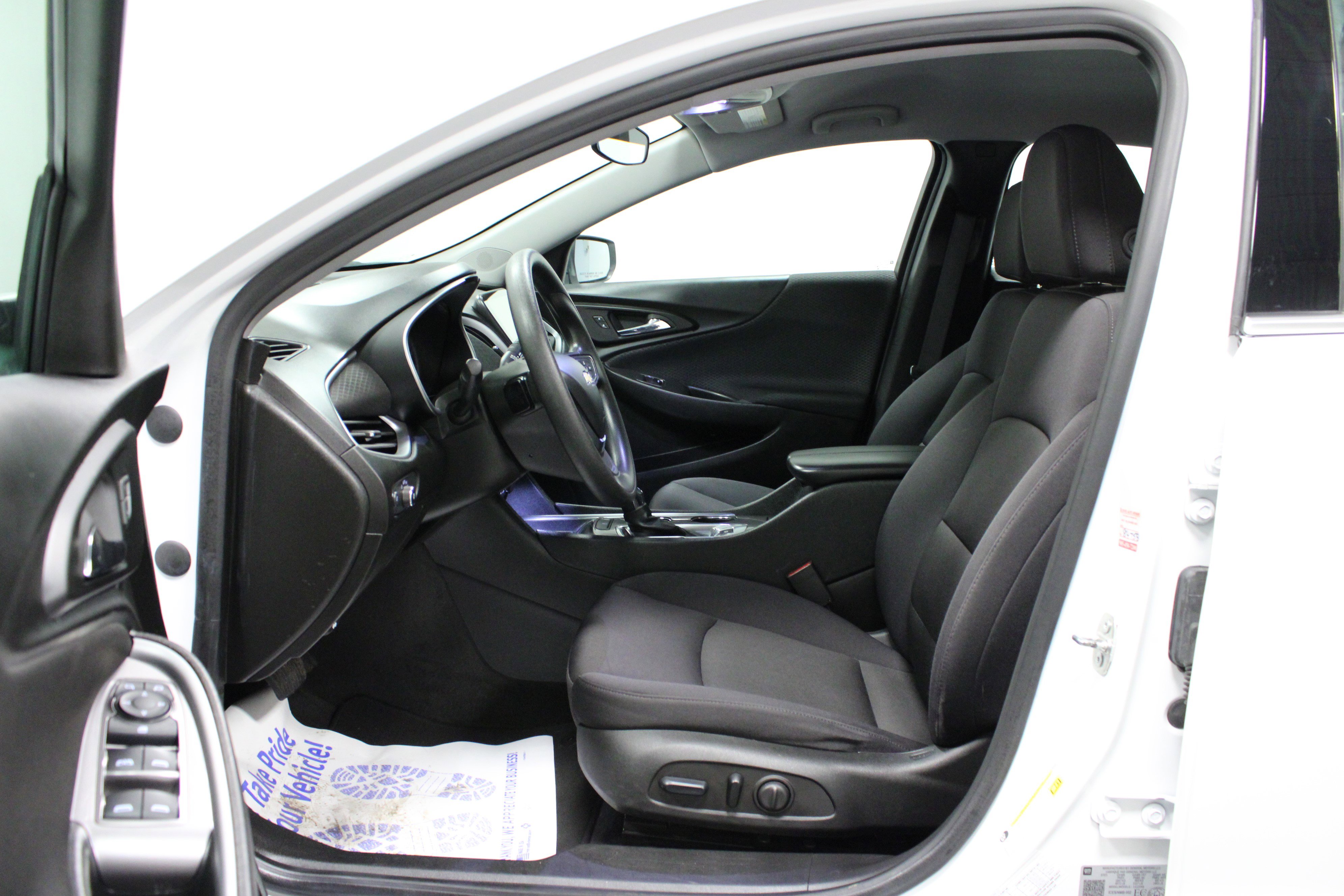 Used 2023 Chevrolet Malibu LT image 12