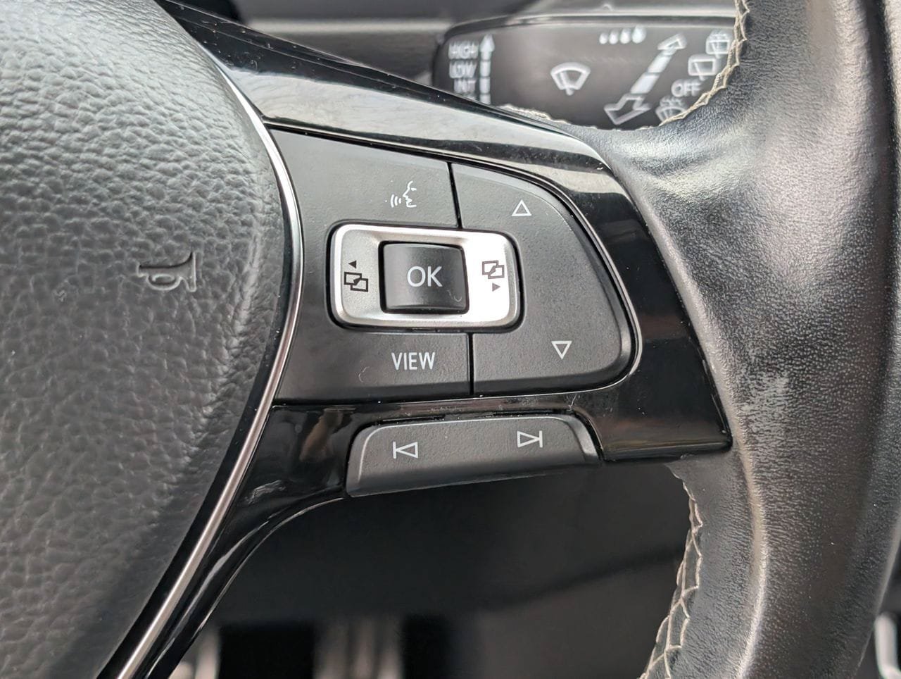 Used 2021 Volkswagen Tiguan SEL Premium R-Line w/ 3rd Row Seat Package AWD/4WD image 22