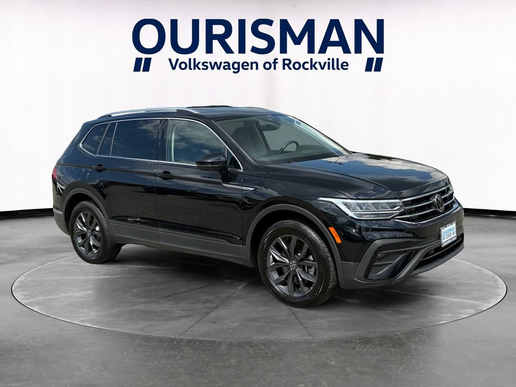 Used 2023 Volkswagen Tiguan SE FWD image 1