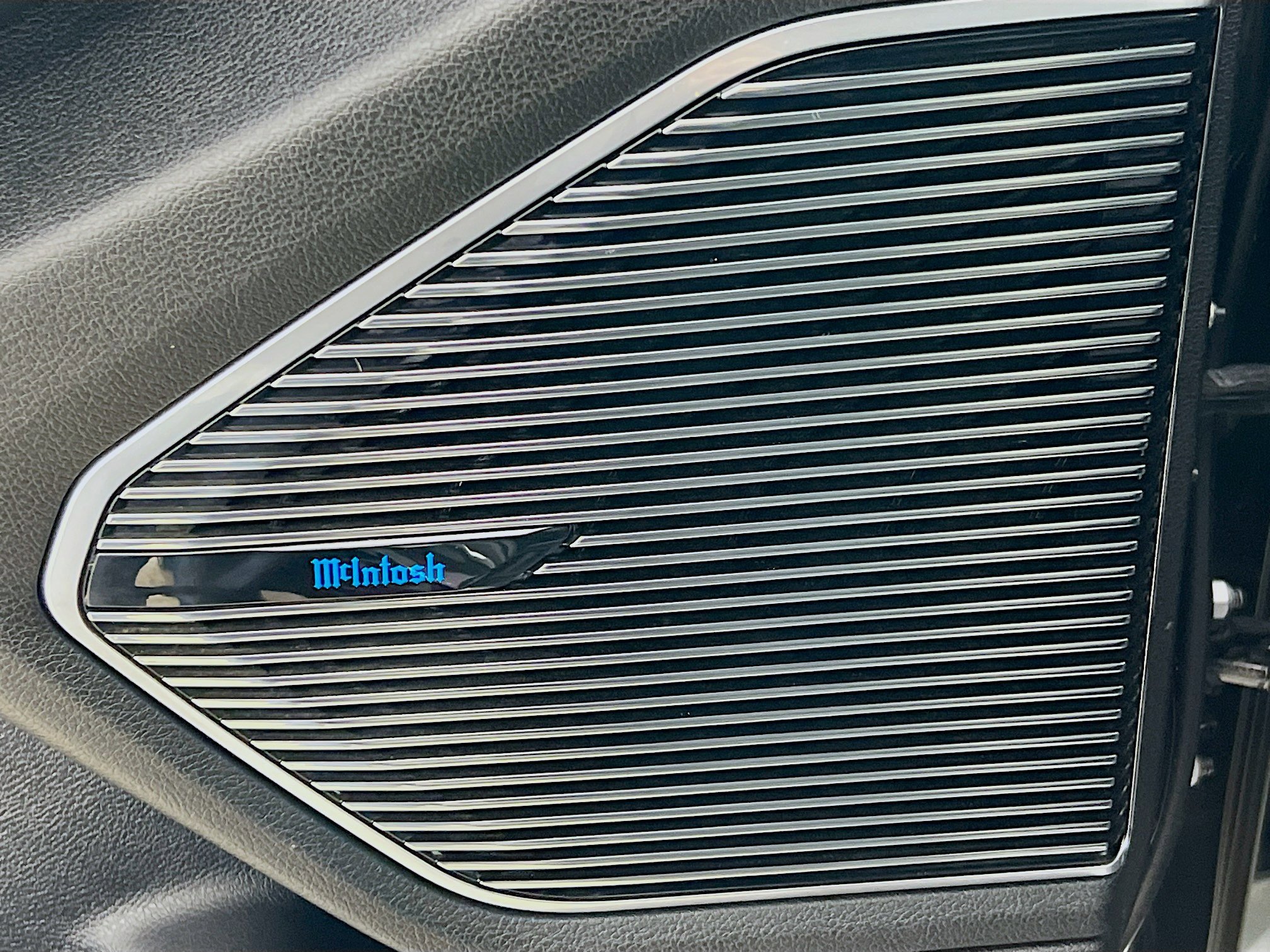 Used 2023 Jeep Grand Cherokee L Overland w/ Rear Seat Video Group I image 19