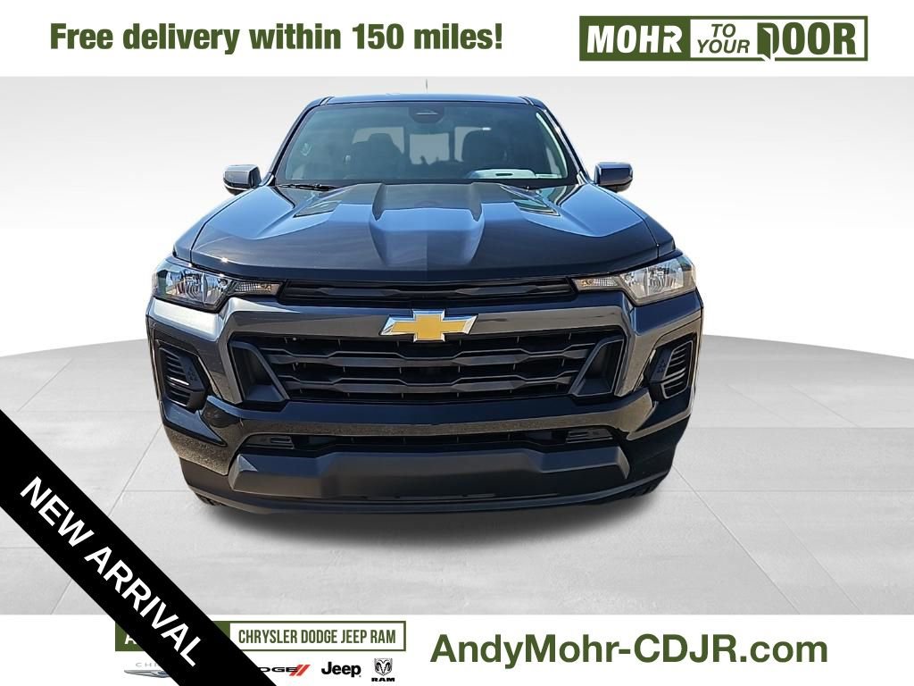 Used 2025 Chevrolet Colorado LT image 2