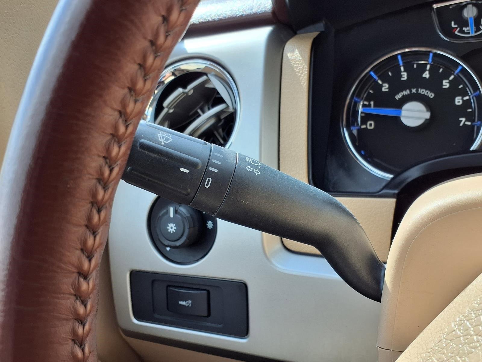 Used 2014 Ford F150 King Ranch w/ King Ranch Luxury Package image 18