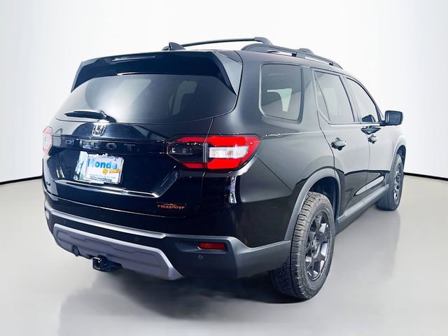 Used 2025 Honda Pilot TrailSport image 8