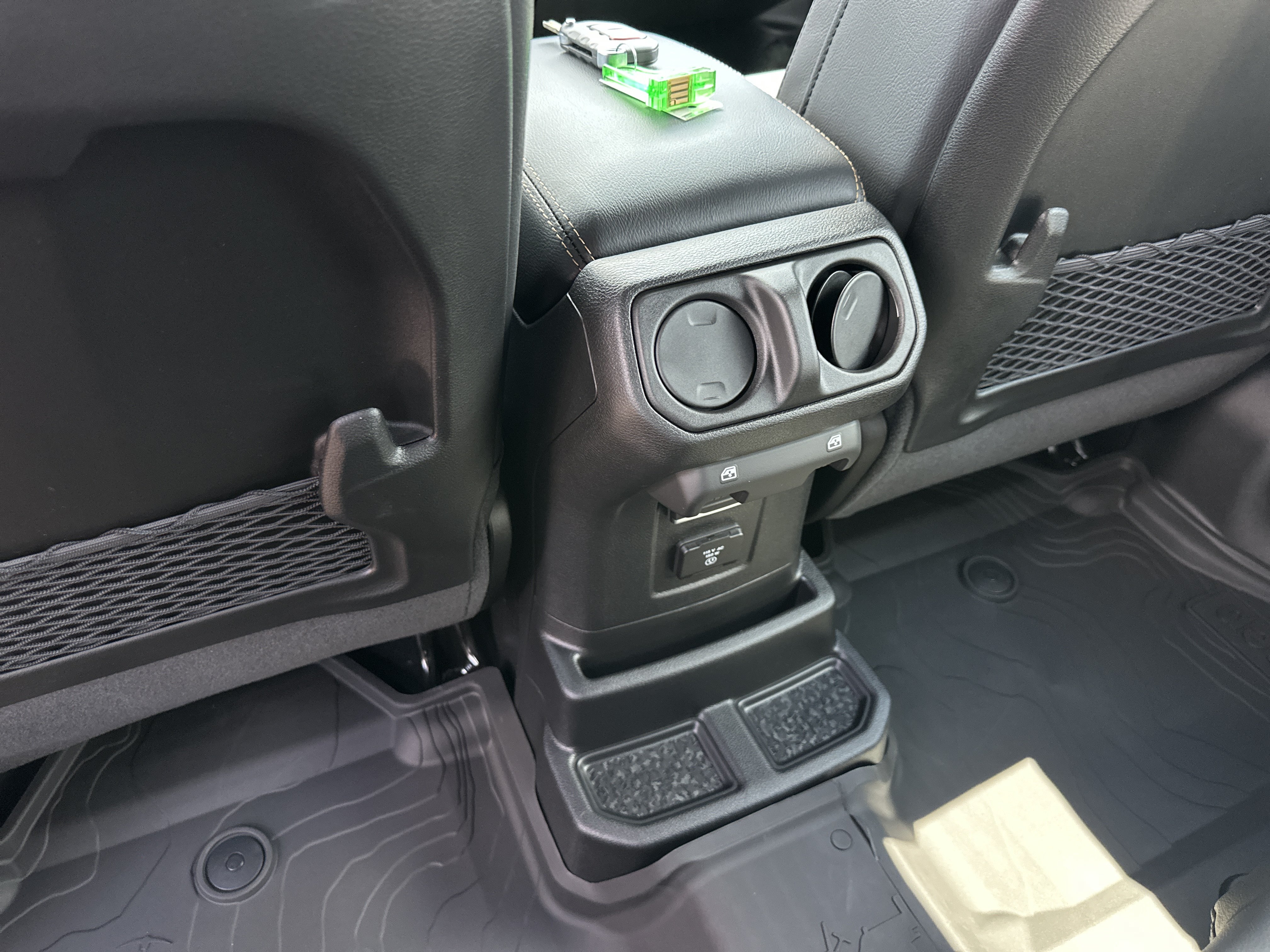 New 2027 Jeep Wrangler Unlimited Sahara AWD/4WD image 33