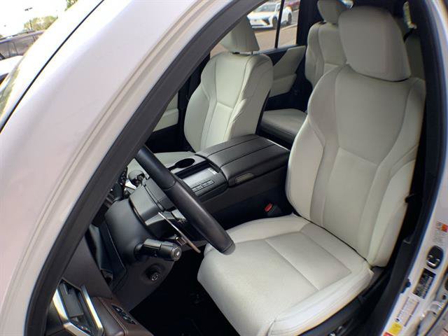 Used 2024 Lexus LX 600 4WD w/ Luxury Package image 11
