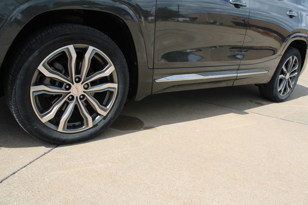 Used 2018 GMC Terrain Denali w/ GMC Pro Grade Package AWD/4WD image 10
