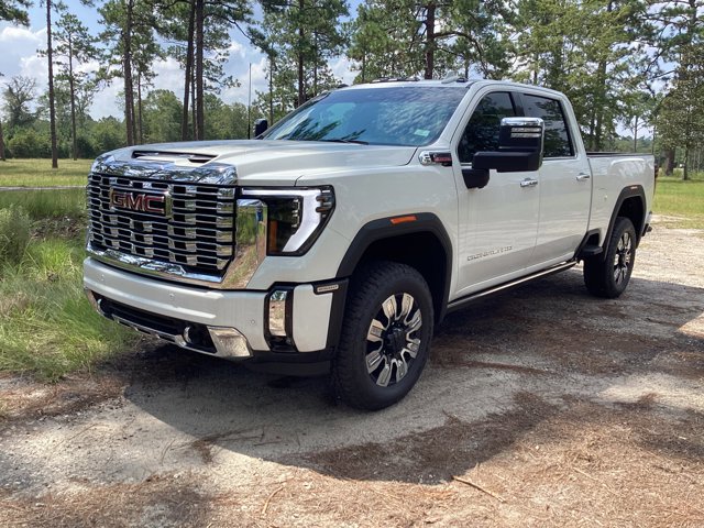 New 2025 GMC Sierra 2500 Denali w/ Max Trailering Package