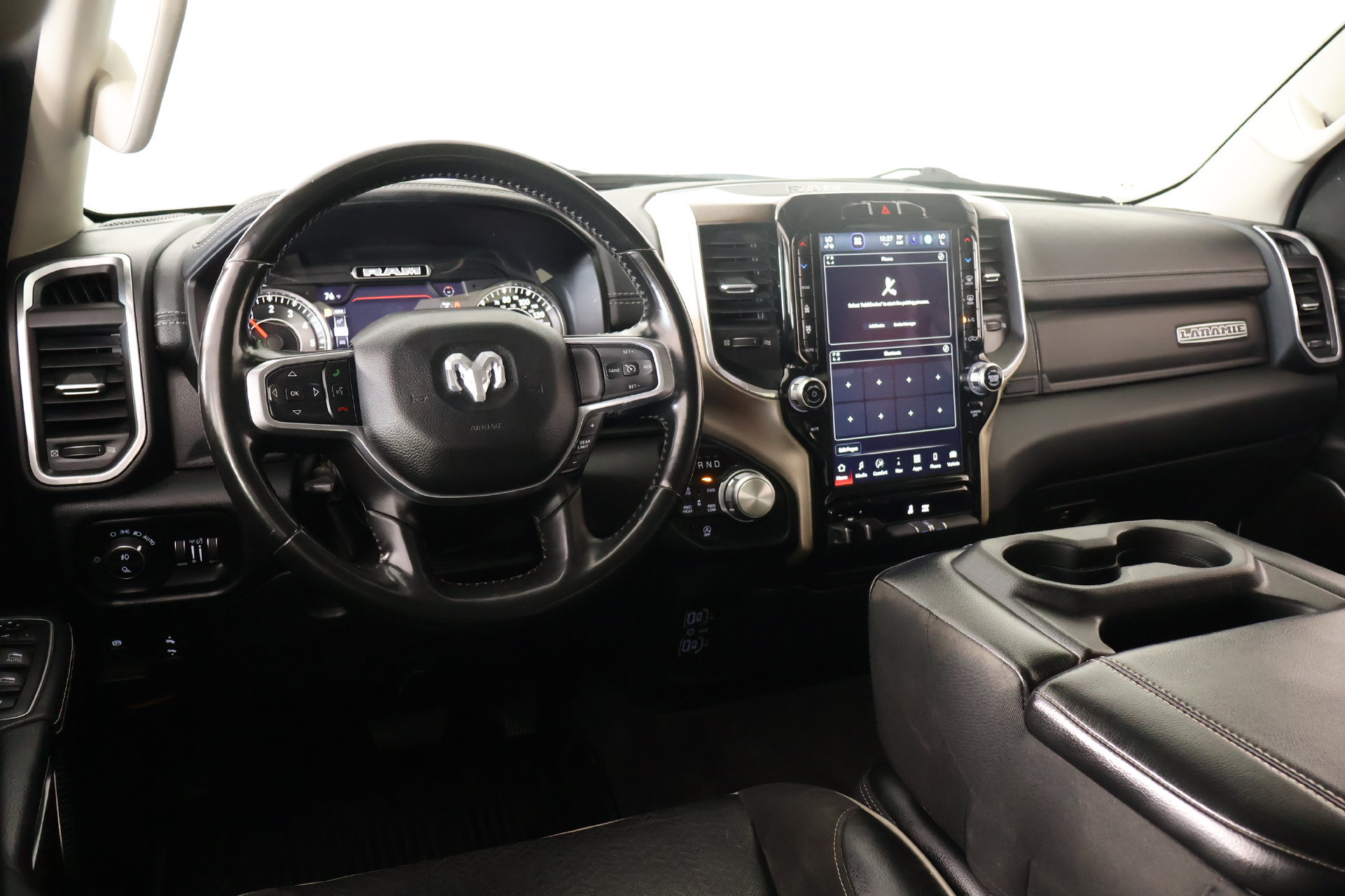 Used 2022 RAM 1500 Laramie AWD/4WD image 2
