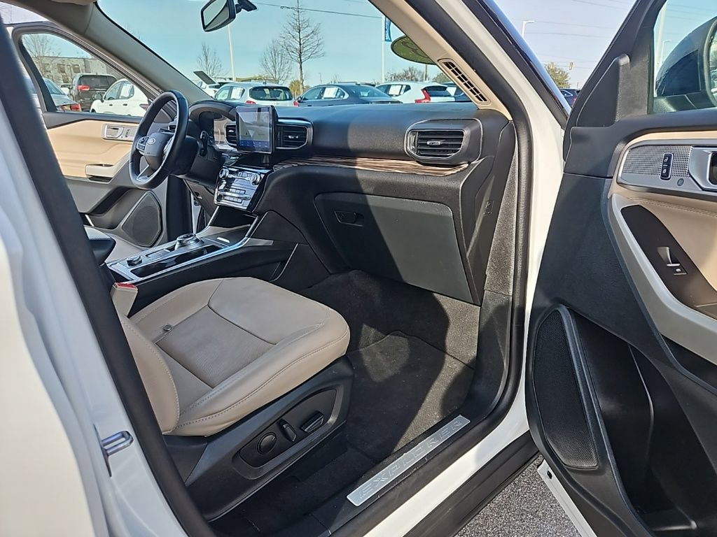 Used 2023 Ford Explorer Limited image 33