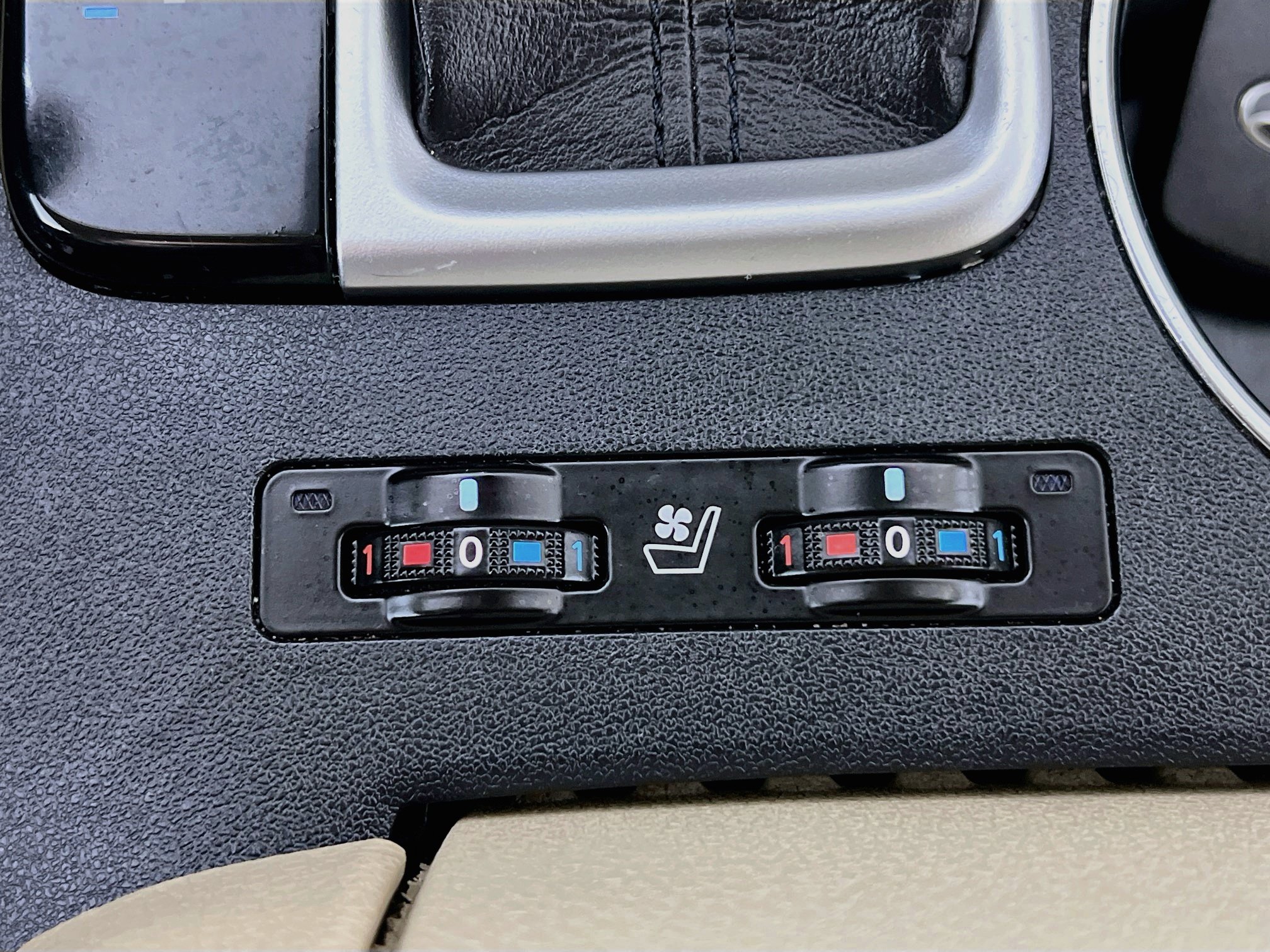Used 2019 Toyota Highlander Limited AWD/4WD image 22