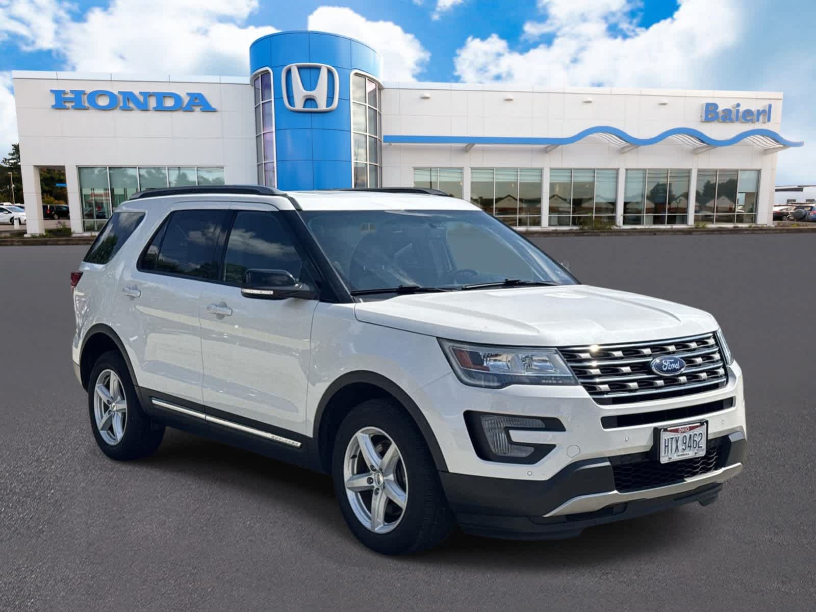 Used 2016 Ford Explorer XLT w/ Equipment Group 202A AWD/4WD image 7