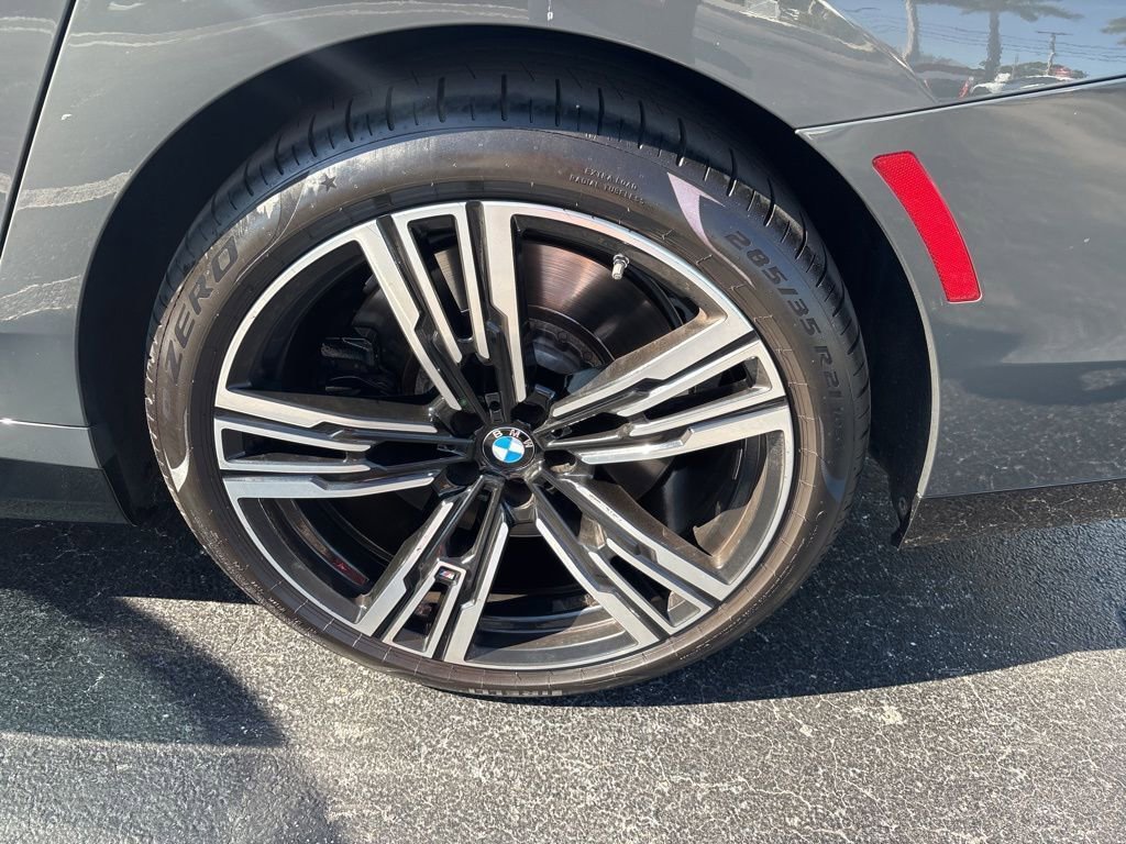 Used 2023 BMW 760i xDrive image 7