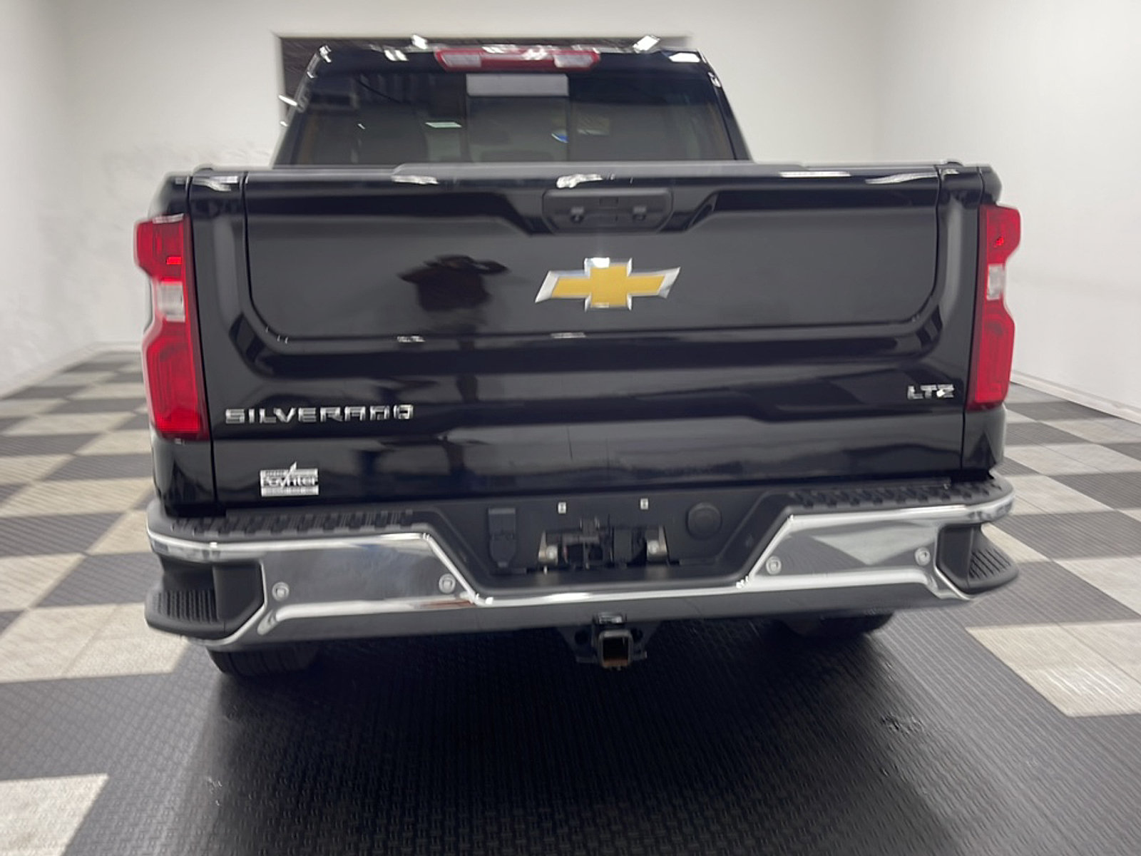 Used 2025 Chevrolet Silverado 1500 LTZ w/ LTZ Premium Package AWD/4WD image 18