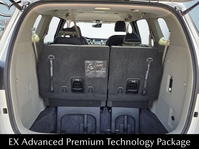 Used 2017 Kia Sedona EX FWD image 9