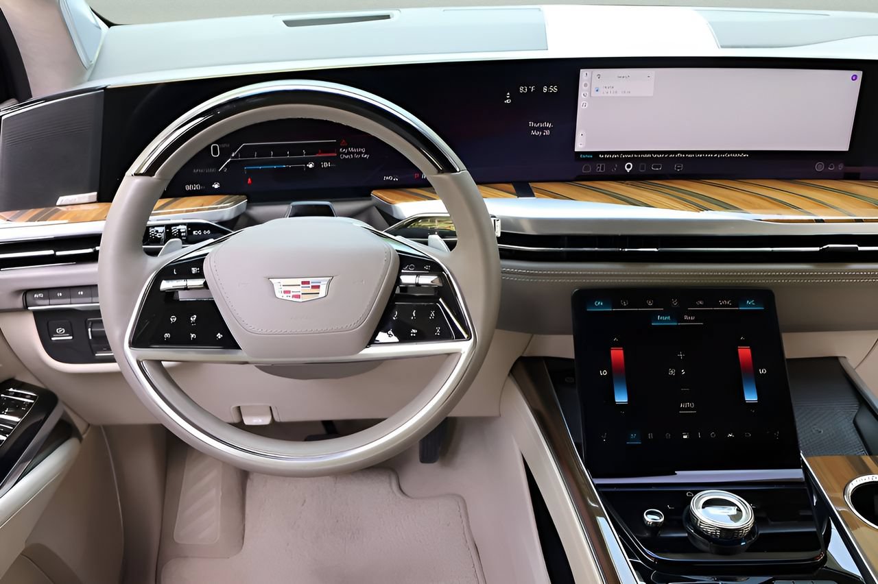 Certified 2025 Cadillac Escalade Sport Platinum AWD/4WD image 16