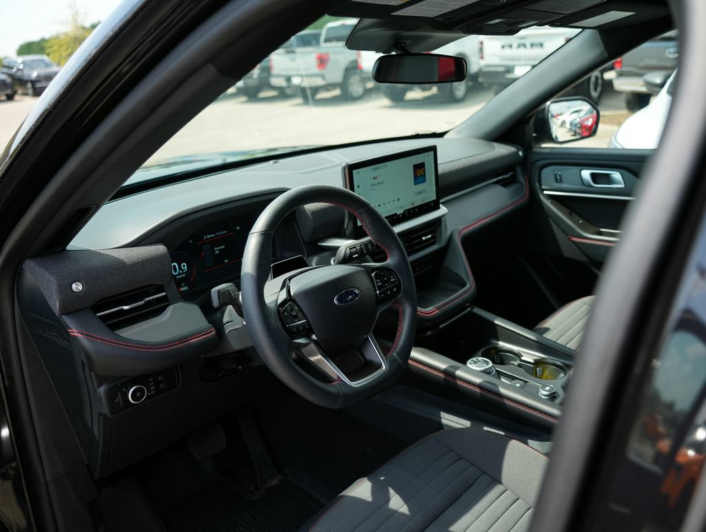 Used 2025 Ford Explorer ST-Line RWD image 21