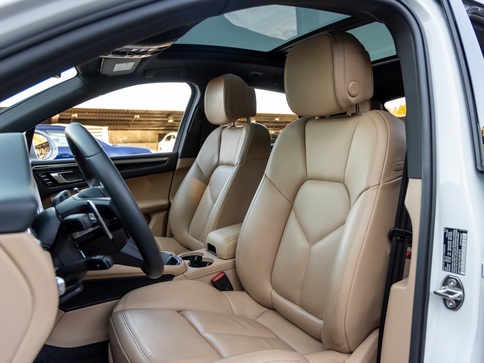 Certified 2023 Porsche Macan S image 5