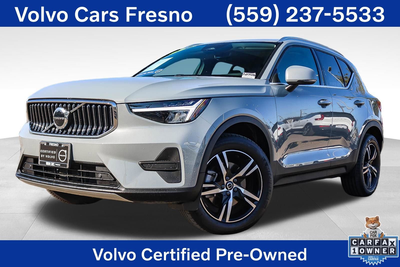 Used 2025 Volvo XC40 B5 Core image 1