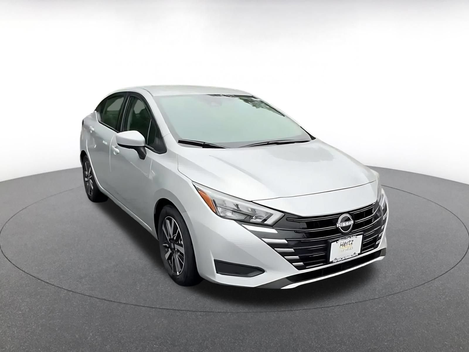 Used 2025 Nissan Versa SV FWD image 3
