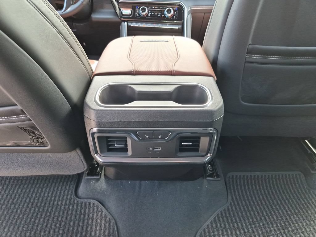 New 2026 GMC Sierra 3500 Denali Ultimate w/ LPO, Black Badging Package AWD/4WD image 38