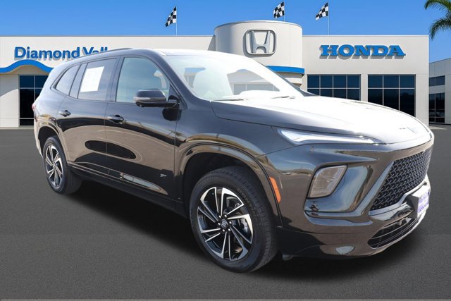 Used 2025 Buick Enclave Sport Touring image 1