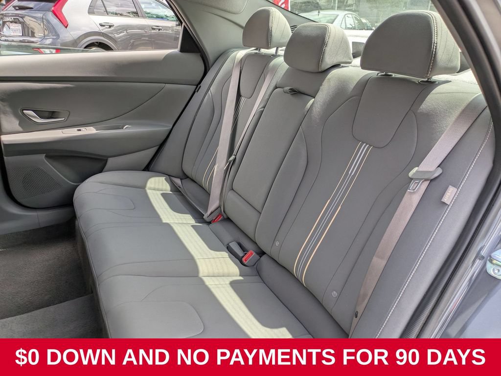 Used 2025 Hyundai Elantra SEL FWD image 24