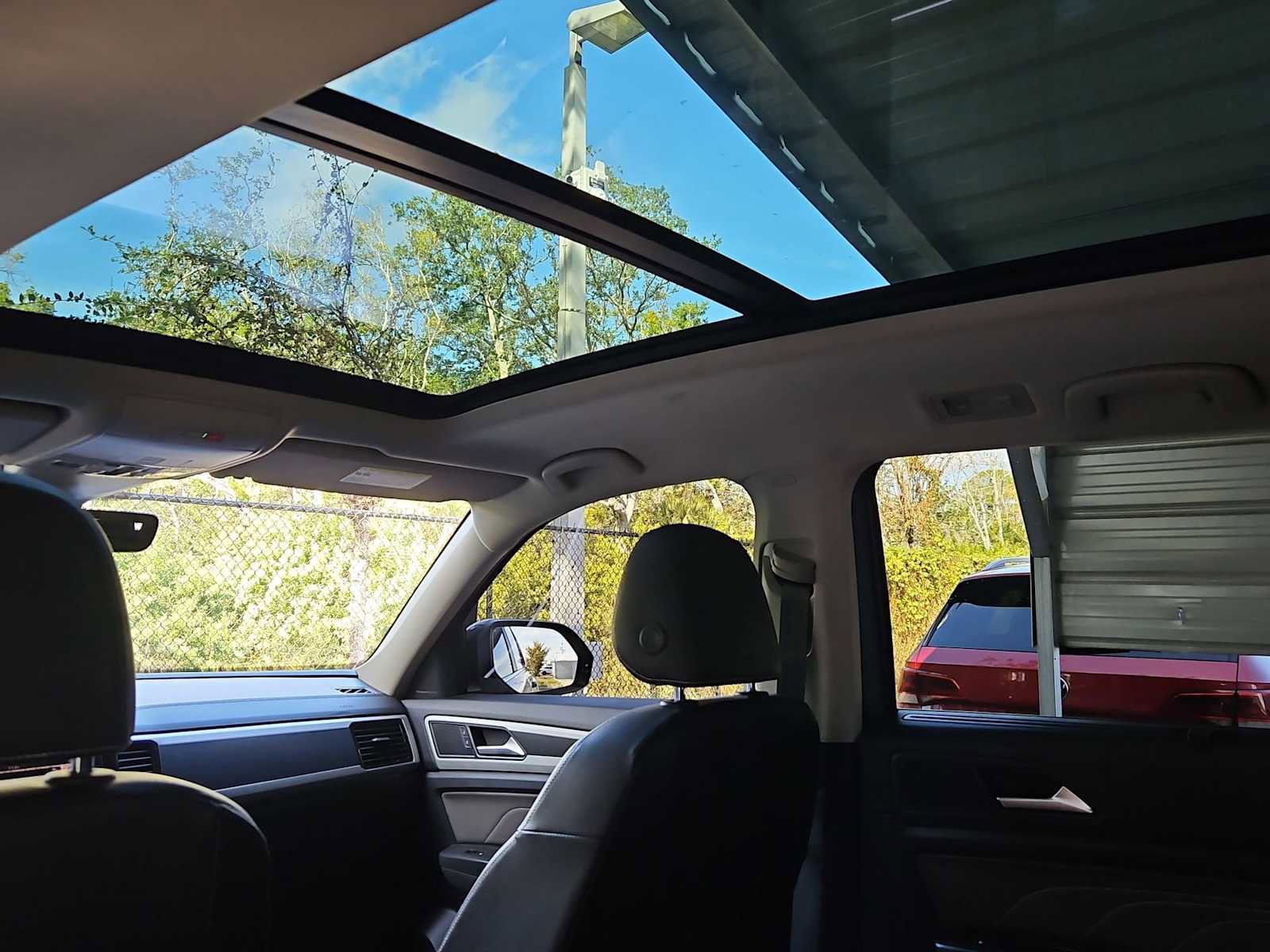 Used 2022 Volkswagen Atlas SEL R-Line image 22