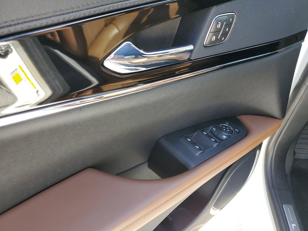 Used 2023 Lincoln Nautilus Reserve AWD/4WD image 16