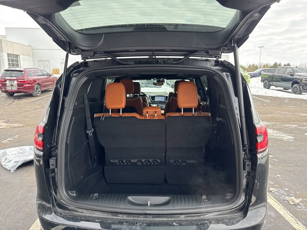 New 2026 Chrysler Pacifica Pinnacle image 46