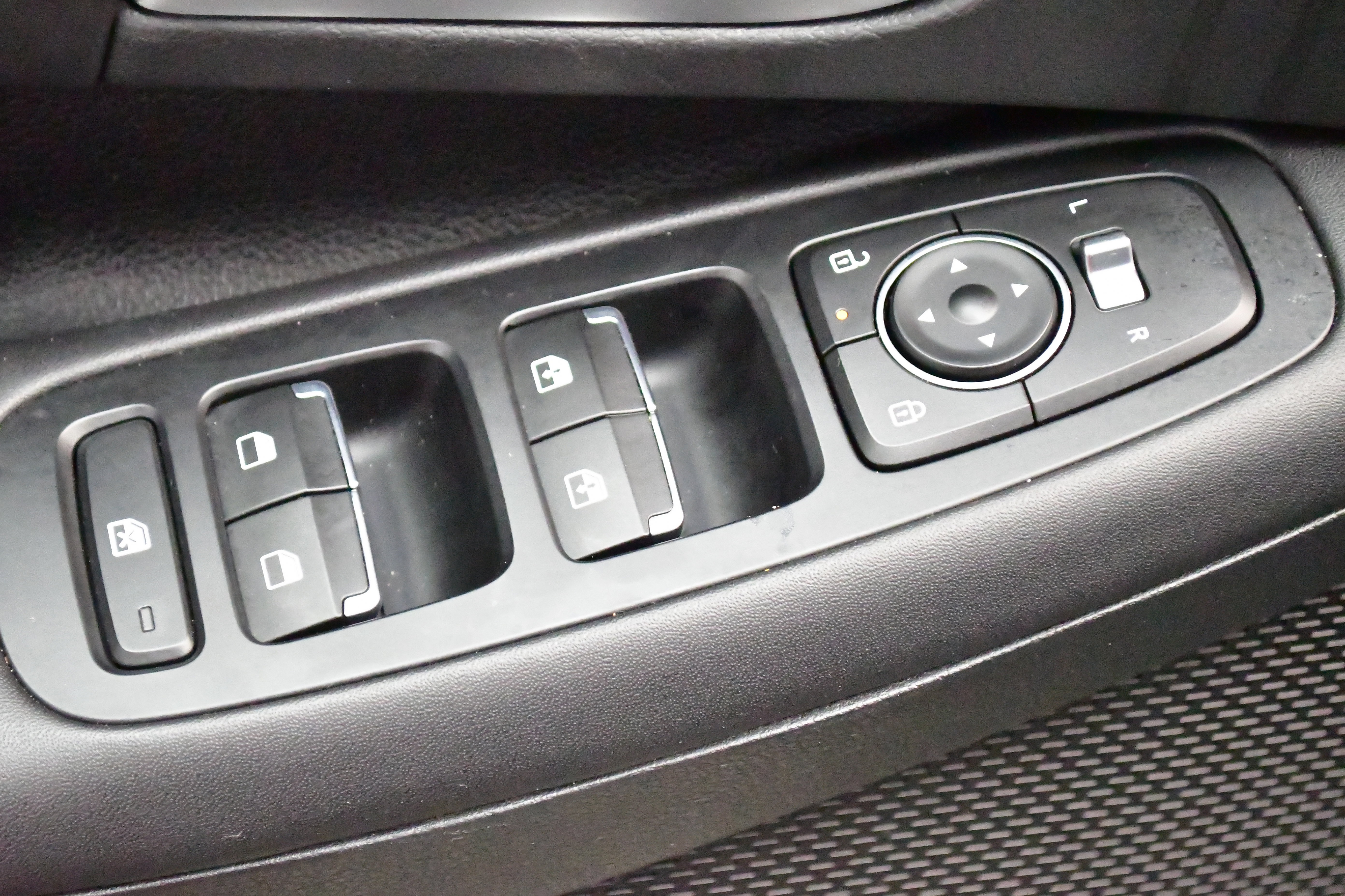 Used 2025 Hyundai Sonata SEL FWD image 15