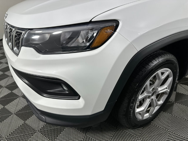 Certified 2024 Jeep Compass Latitude AWD/4WD image 29