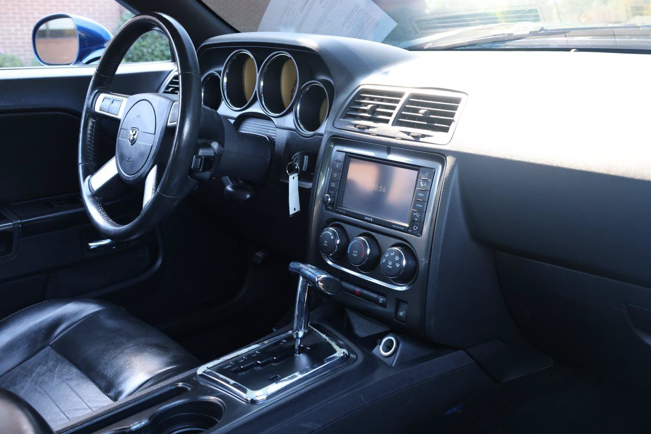 Used 2010 Dodge Challenger R/T RWD image 10