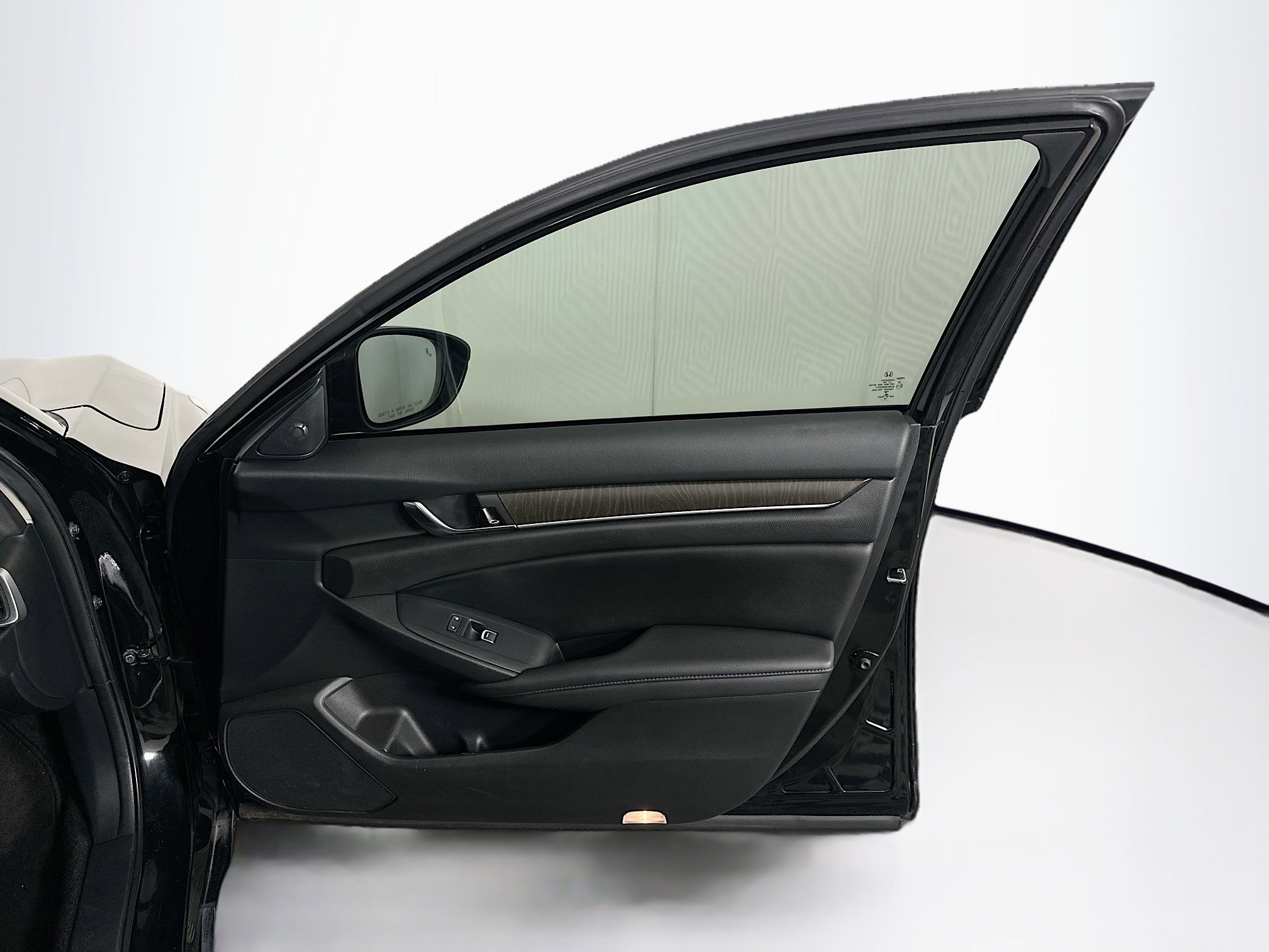 Used 2019 Honda Accord Touring image 32