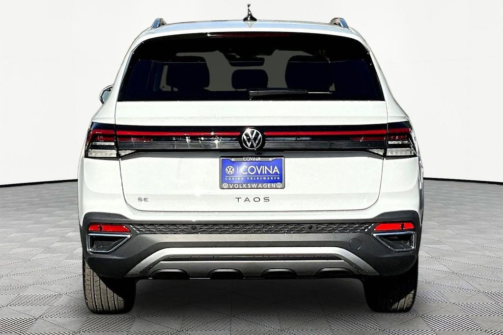 New 2026 Volkswagen Taos SE image 5