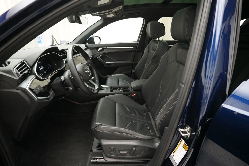 Used 2023 Audi Q3 2.0T Premium Plus w/ Premium Plus Package image 7
