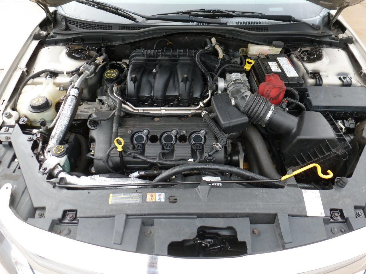 Used 2010 Ford Fusion SE FWD image 17